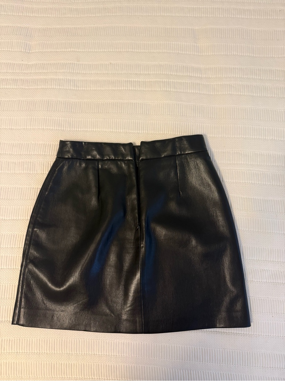 Wilfred Black Faux Leather Mini Skirt - Aritzia - Picture 2 of 3